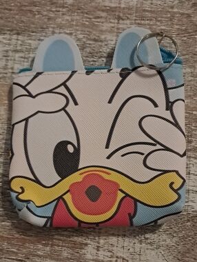 Disney Donald Duck Key & Card Holder in White, Yellow, Red, Light Blue